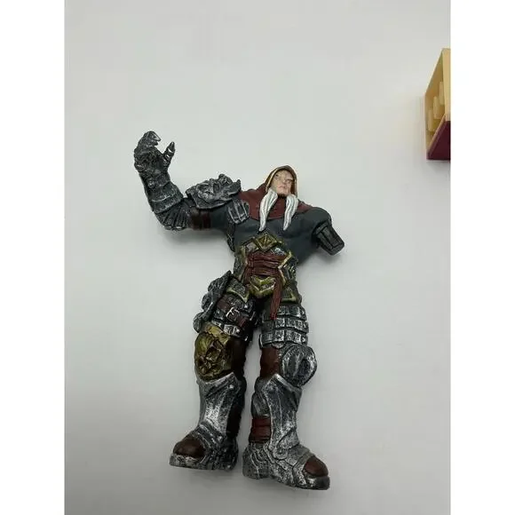 THQ Darksiders War Horseman of the Apocalypse Action Figure {for Parts) No Arm - Picture 2 of 5